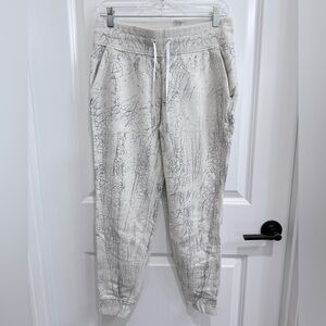Lululemon Stylish Gray and White Jogger Pants
